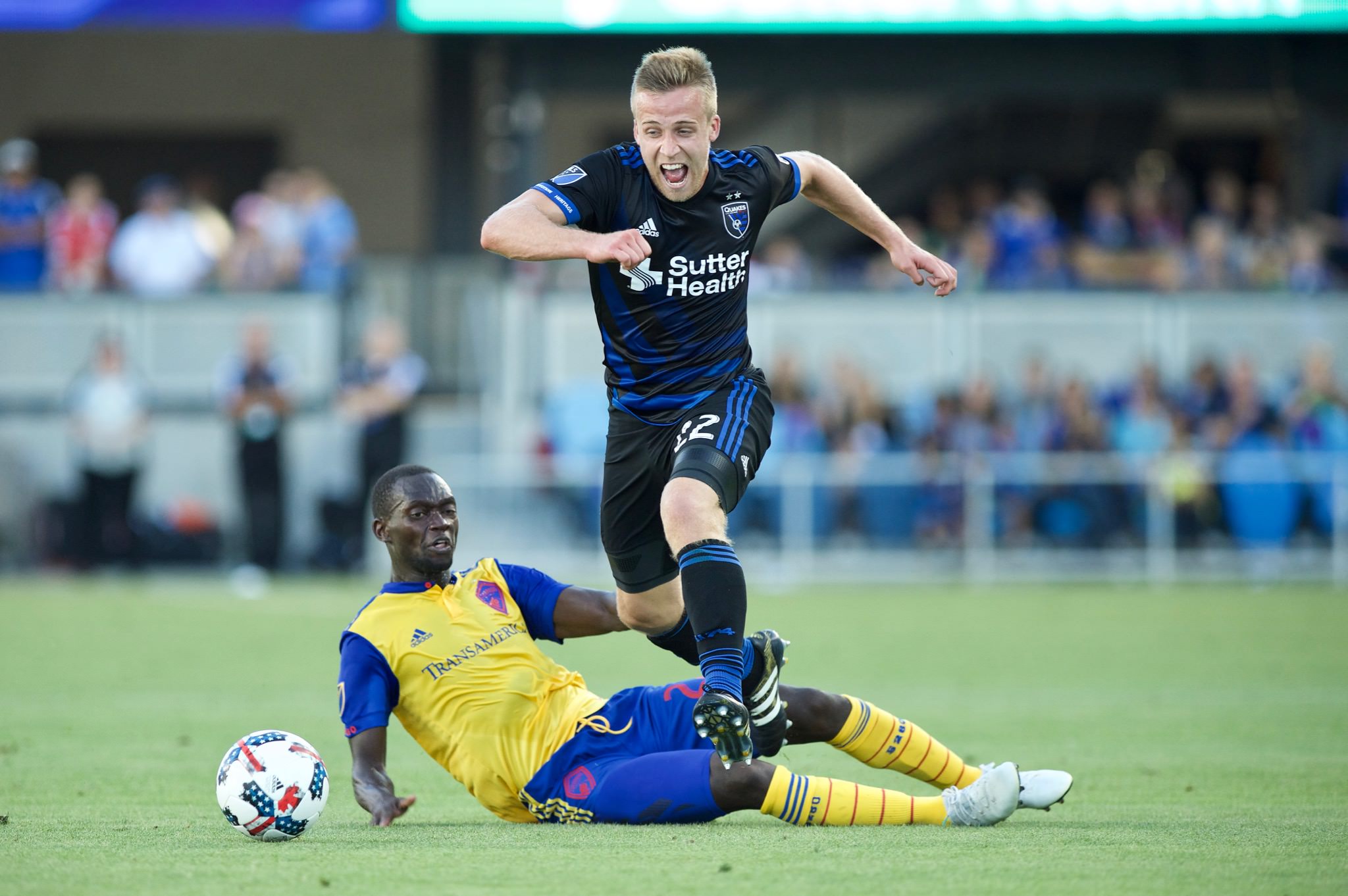 字母哥以其 字母哥以其